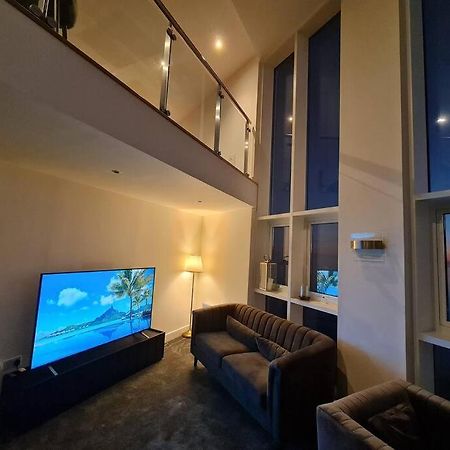 The Panoramic - The Finest Apartment In The City - By Tifa Stays Swansea Extérieur photo