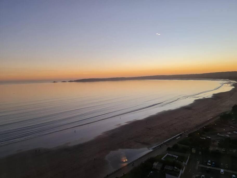 The Panoramic - The Finest Apartment In The City - By Tifa Stays Swansea Extérieur photo